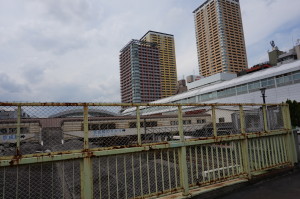 日暮里の再開発ビル２棟とＪＲ線と京成の接続ビル　再開発ビルは谷中から日暮里の目印