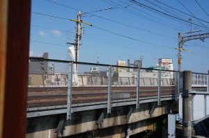 スカイツリー手前の線路は京成の高架です。